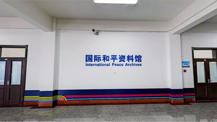 規(guī)規(guī)矩矩的顏色網(wǎng)友也不買賬？設(shè)計師表示這屆網(wǎng)友是“帶證點評”